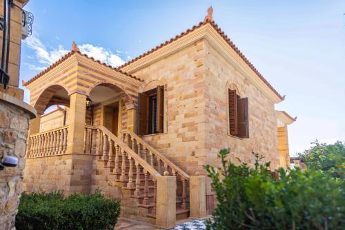 A szálláshely kívülről, Archontiko Frideriki Luxury Apartments near Híosz-szigeti nemzeti repülőtér