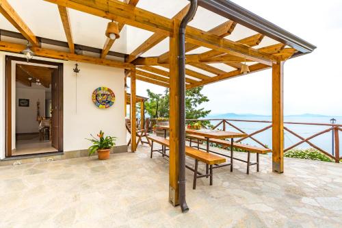 Starhost - La Casella seaview garden terrace and parking, Cetara (photo 6)