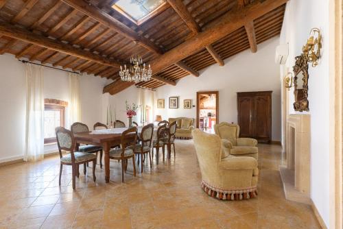 VerdeOlivo 1876 - Apartments & Pool in Mezzane Di Sotto