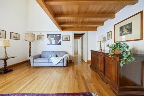 iFlat Retro Chic Apartment in Prati, Rome (photo 3)