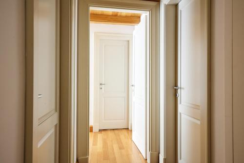iFlat Retro Chic Apartment in Prati, Rome (photo 9)