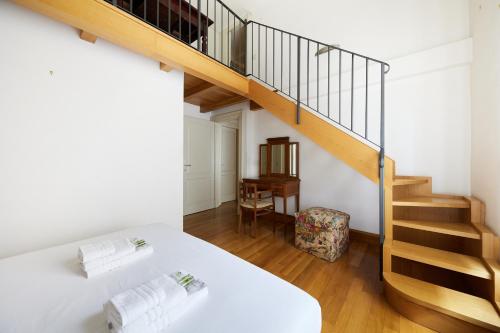 iFlat Retro Chic Apartment in Prati - image 12