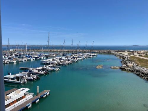 Marina Village 25 Penthouse, Club Mykonos-Langebaan in לנגבן