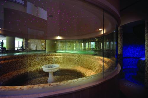 Парна, Mercure Petriolo Siena Terme Spa Hotel in Монтічіано