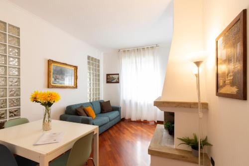 The Wall - Top Floor Apartment, Milan