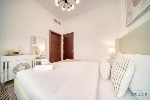 High-end 4BR Villa with Assistant’s Room Al Dana Island, Fujairah by Deluxe Holiday Homes