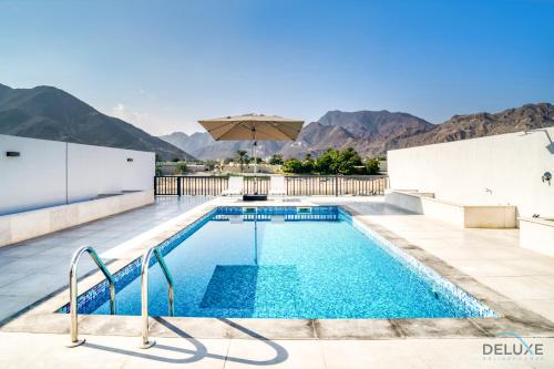 High-end 4BR Villa with Assistant’s Room Al Dana Island, Fujairah by Deluxe Holiday Homes