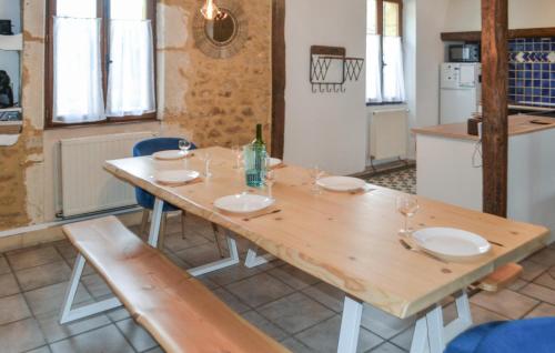 Gorgeous Home In Cenac-et-saint-julien With Kitchen