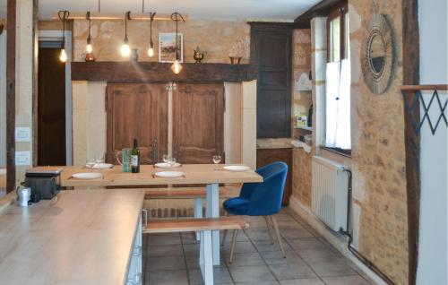 Gorgeous Home In Cenac-et-saint-julien With Kitchen