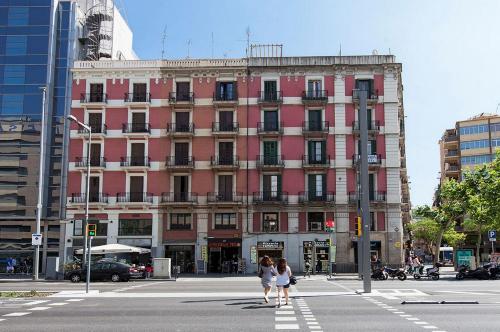 AB Paral·lel Spacious Apartments