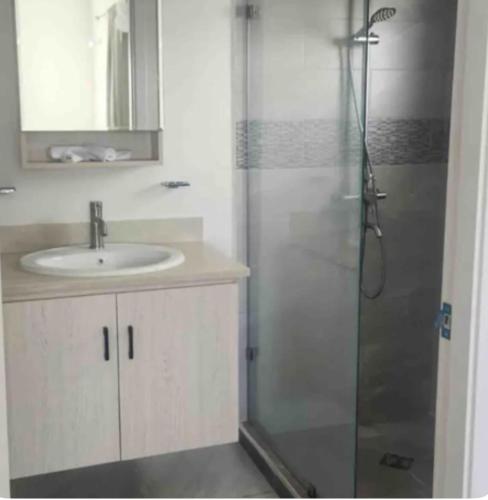 دش, House - Sleeps 4 & Free Parking in Discovery Bay