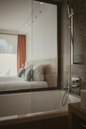 淋浴間, Hôtel La Plage 5 étoiles La Grande Motte (Hotel La Plage 5 etoiles La Grande Motte) in 拉格朗德默特市中心