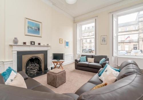 Melville Street Apartment - main image