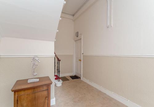 Melville Street Apartment - image 9