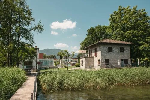 Centro Magliaso in Magliaso, Schweiz