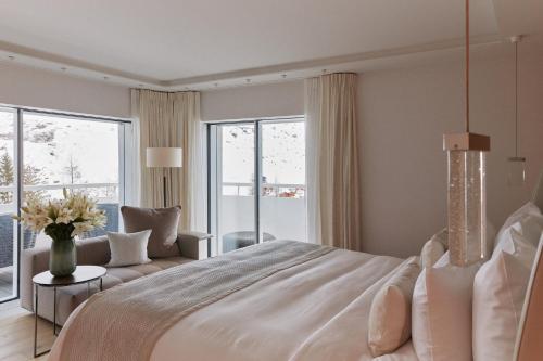 7132 Hotel - main image