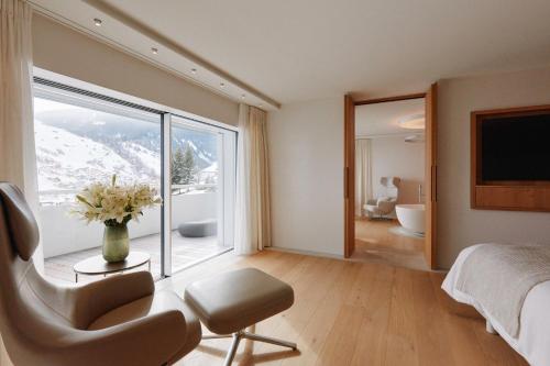 7132 Hotel - image 2
