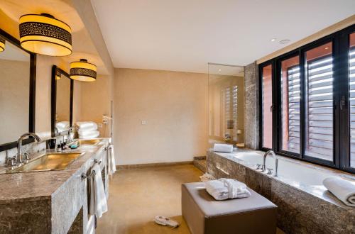 Al Maaden VillaHotel & Spa Room Type - Three-Bedroom Deluxe Villa