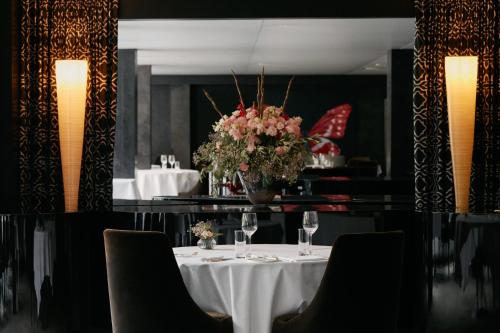 7132 Hotel - image 7