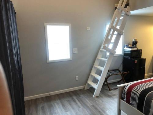 Hockey Themed Room with Wooded Trails in Benzonia, USA