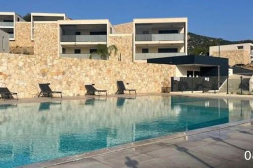 Appartement de type T3 - Résidence avec piscine - Location saisonnière - Calvi