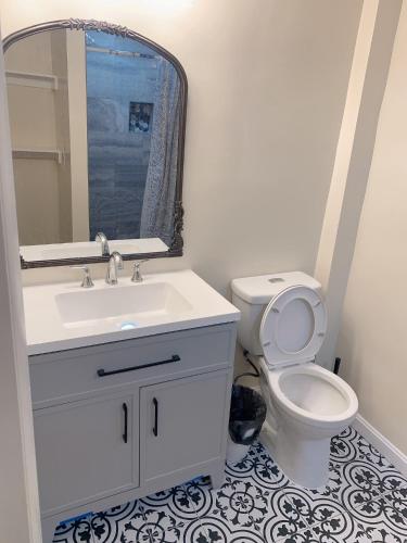 Brand new en-suite private bath next Camden yard , convention center in Baltimore, USA