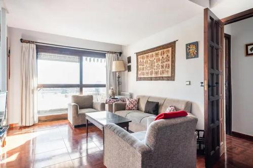 Bellas vistas y parking gratuito en Parque Real UpWifi - Apartment - El Escorial