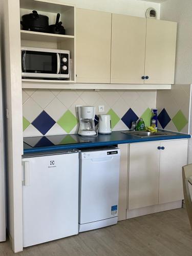 Studio cabine vu sur piscine in Vallon du Mal Temps