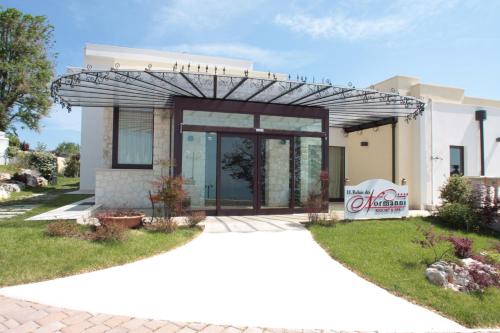 入口, Hotel Relais dei Normanni in 蒙泰聖安傑洛鎮中心