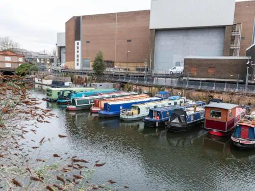 Canal-view flat near Madame Tussauds - Pass the Keys - image 7