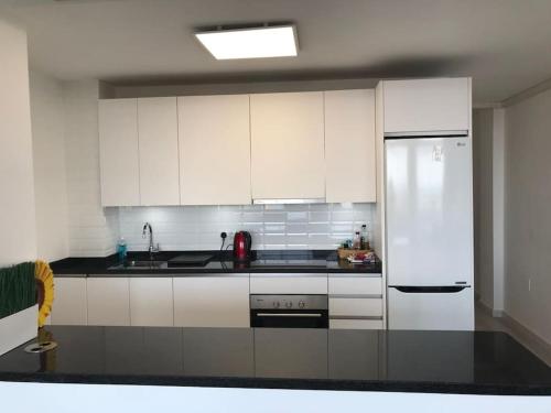 Beautiful flat in Marbella for 6 persons - Tap to explore photos