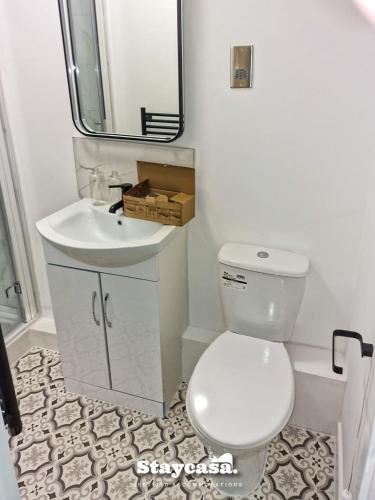 Delightful Spacious Haven With Large Driveway, Manchester (zdjęcie 9)