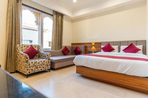 room detail thumbnail 1