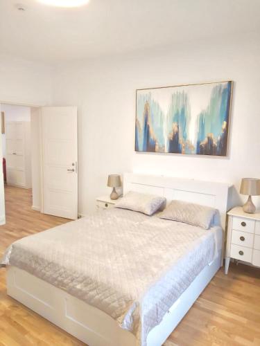 One-Bedroom Apartment image 6