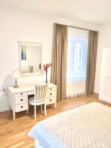 One-Bedroom Apartment image 5