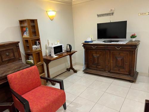 121 Paris Hotel - image 4