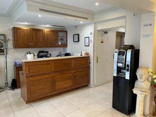 121 Paris Hotel - image 8
