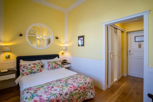 Classic Room image 8