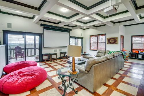 North Georgia Log Home with Long Range Views in Ranger, USA