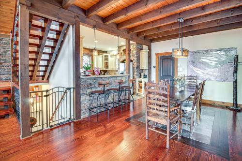 North Georgia Log Home with Long Range Views in Ranger, USA