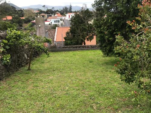 สภาพแวดล้อมโดยรอบ, CASA DOS CEDROS in ปิโก ดา เปดรา