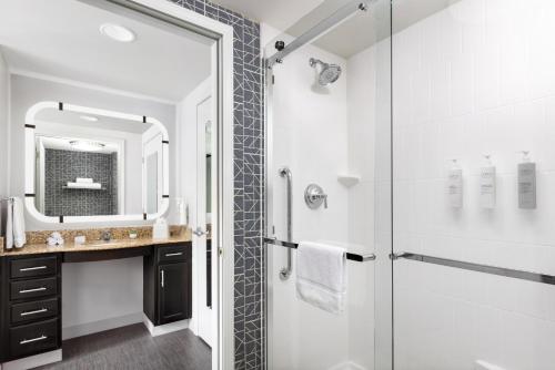 2 bedrooms, 3 beds