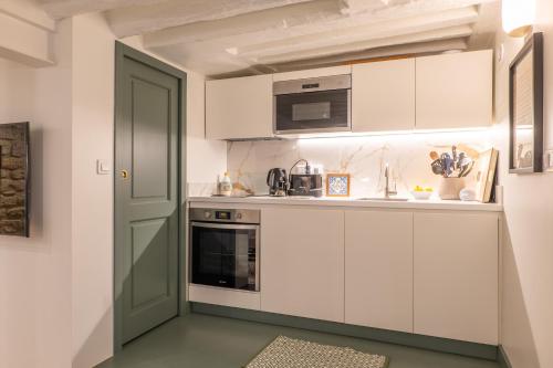 Veeve - A Story in Stone - image 12