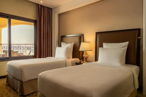 Junior Twin Suite with Sofa Bed 