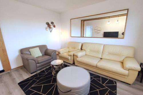 4 min walk to metro, 2 bedrooms &Salon, La Défense - Location saisonnière - Courbevoie