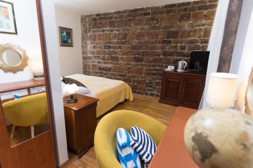 Rooms Base - image 11