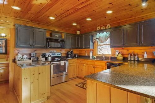 Absolute Bliss Lodge in Morganton, USA