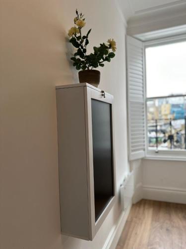 Kensington Studios - image 6