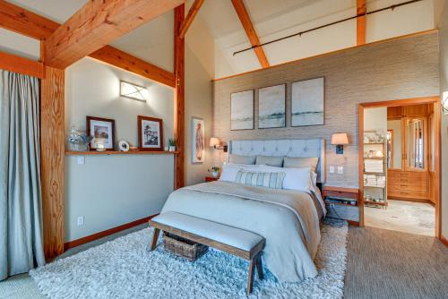 Luxury Vashon Vacation Rental with Beach Access!