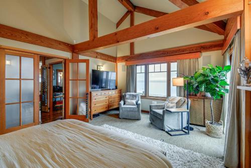 Luxury Vashon Vacation Rental with Beach Access!